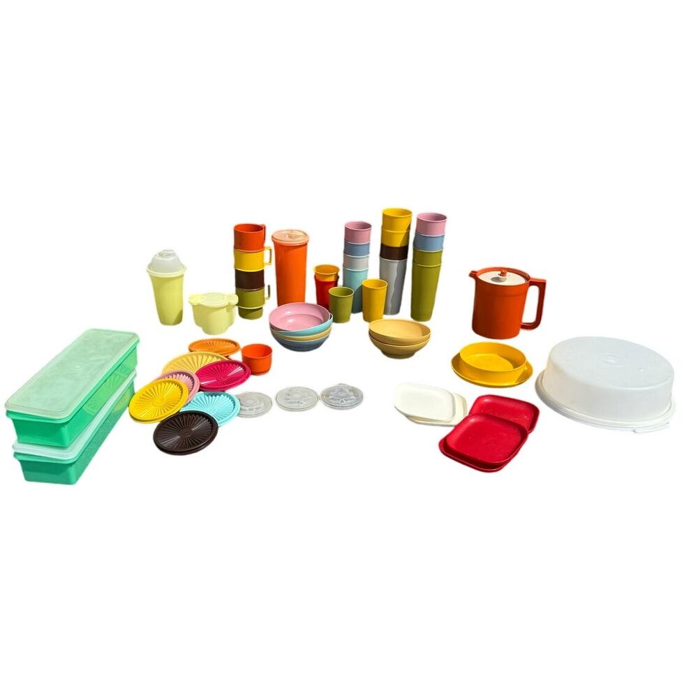🥤 Vintage Tupperware Lot Cups Bowls Pitchers Plates Lids 60s 70s Retro Kitchen - Picture 1 of 6